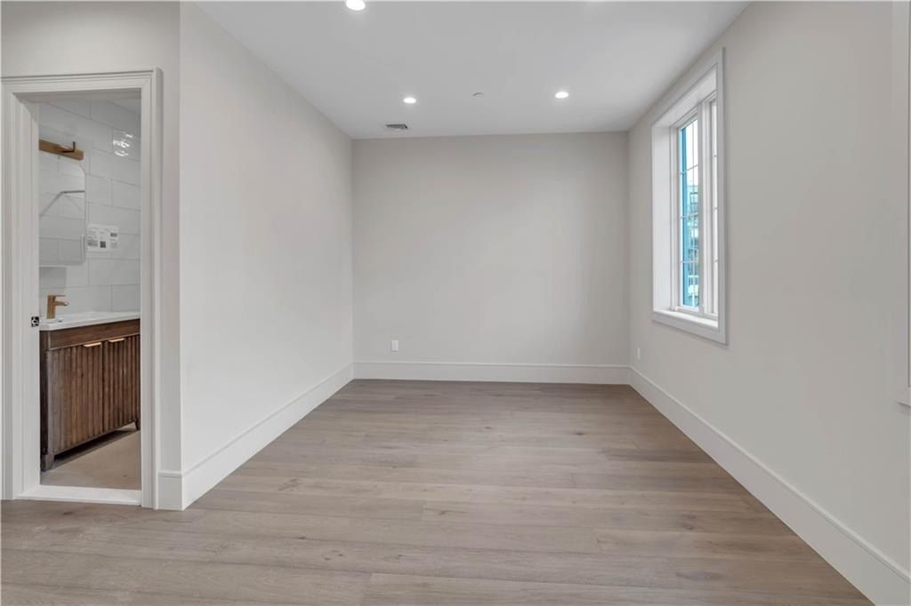 372 92Nd Street. Brooklyn, NY 11209