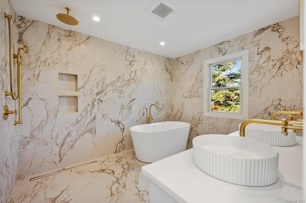 30 Main Parkway. Plainview, NY 11803