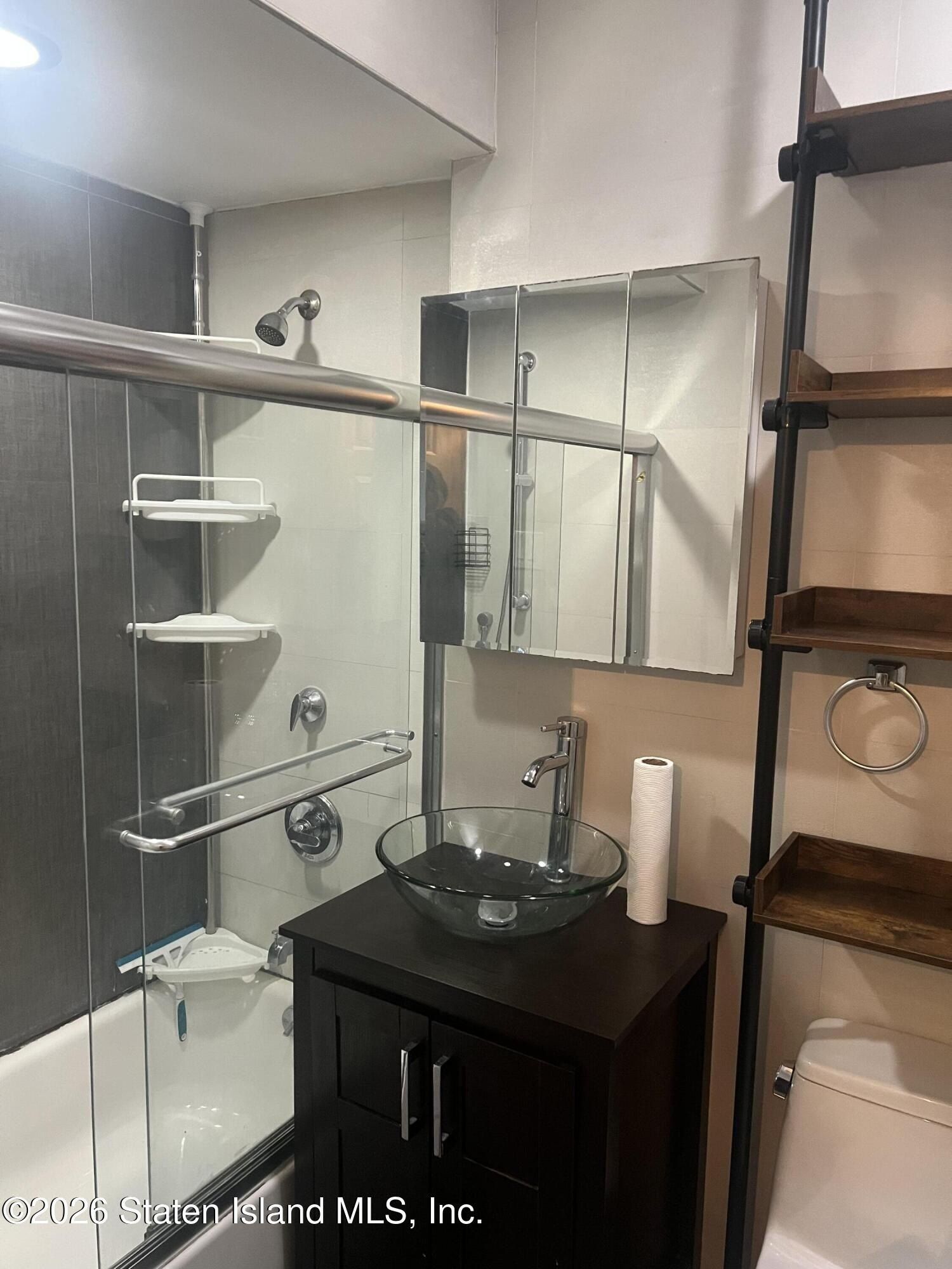 1292 Rockland Avenue Unit 2A. Staten Island, NY 10314