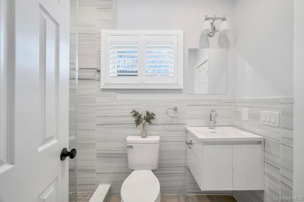 185 9Th Street. Hicksville, NY 11801