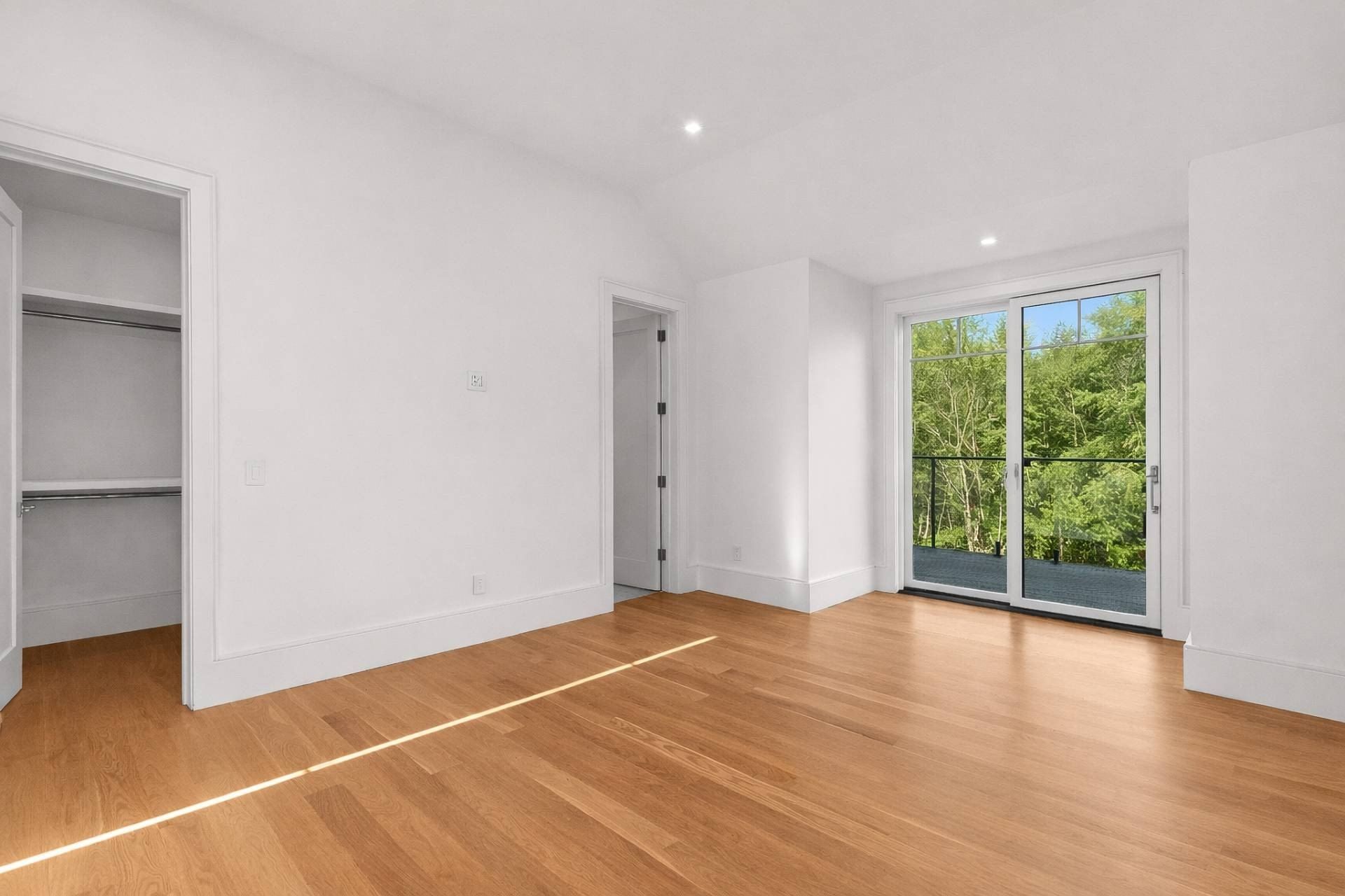 148 Middle Line Highway. Southampton, NY 11968