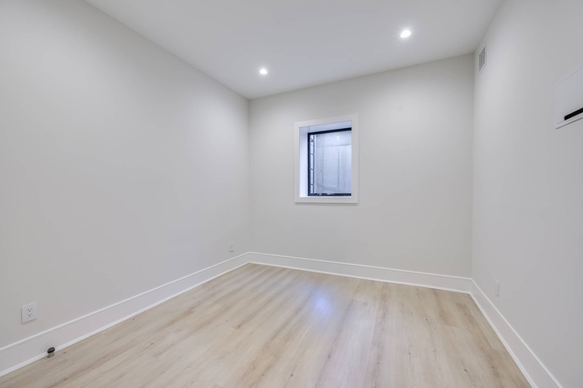 19 Inlet View Drive. Southampton, NY 11968