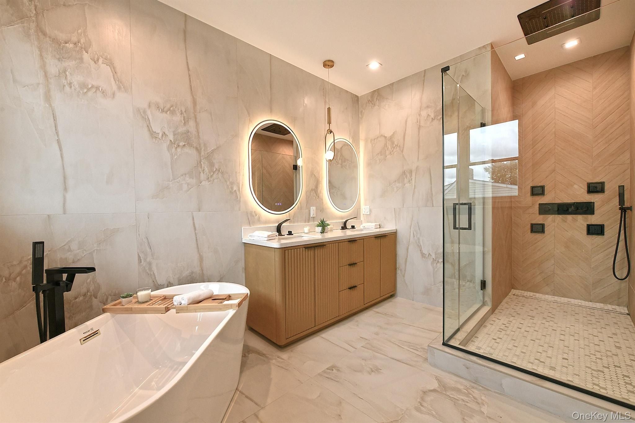 39 Forest Lane. Westbury, NY 11590