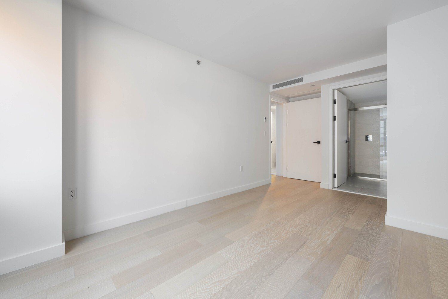 144 49 Northern Bouleva. Queens, NY 11354