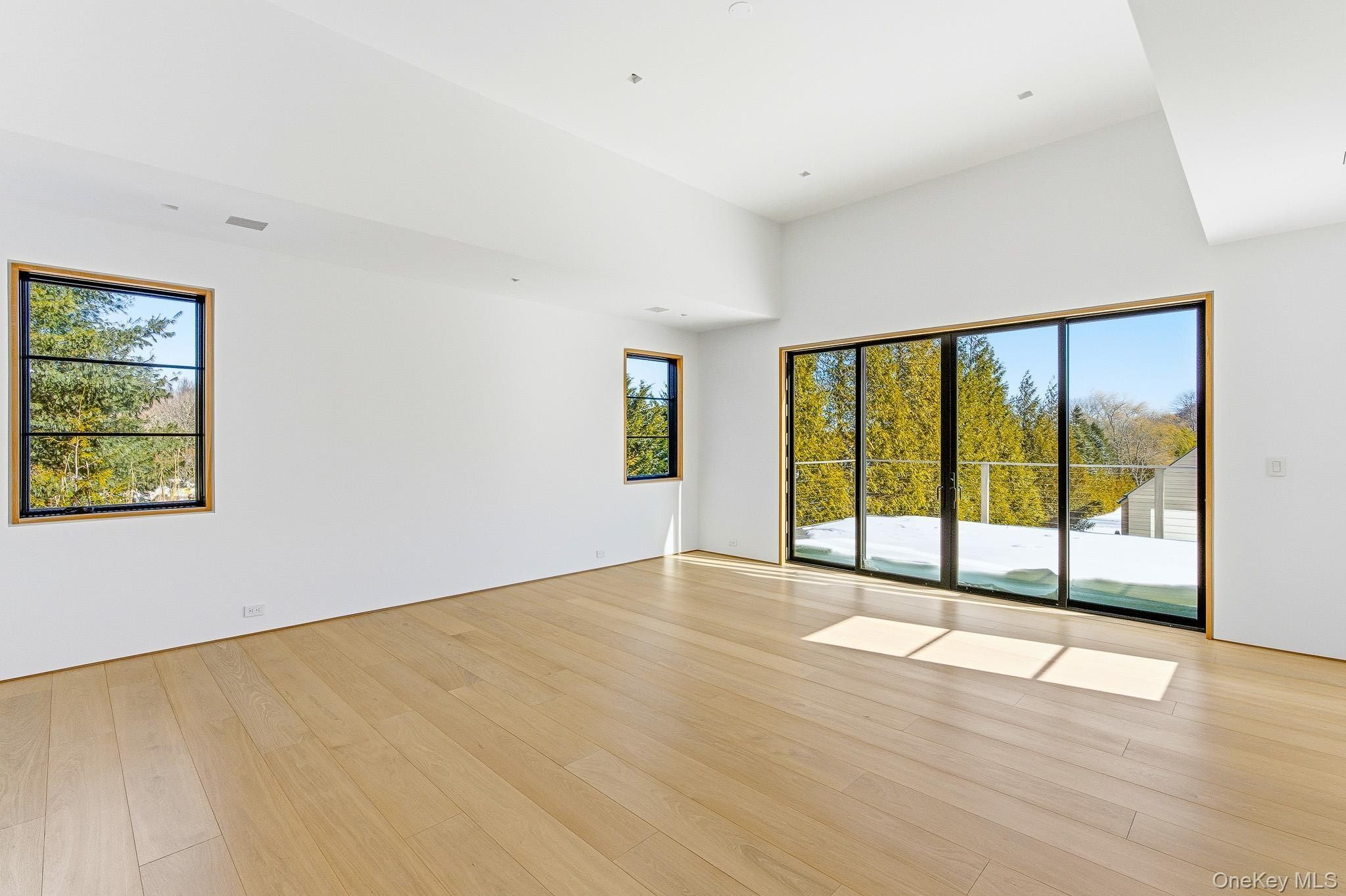 50 Tuckahoe Lane. Southampton, NY 11968