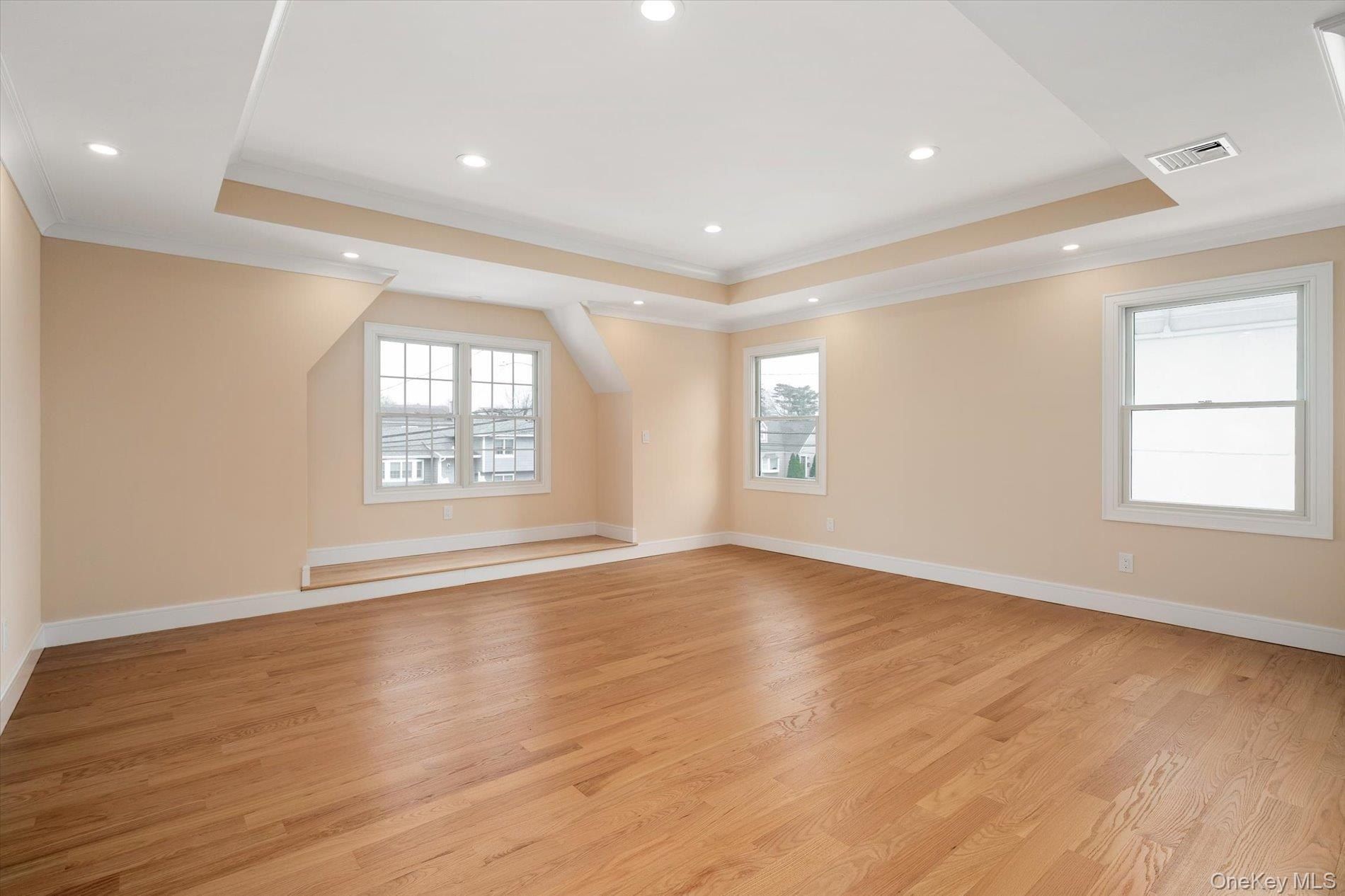 Carrollton Avenue. Wantagh, NY 11793