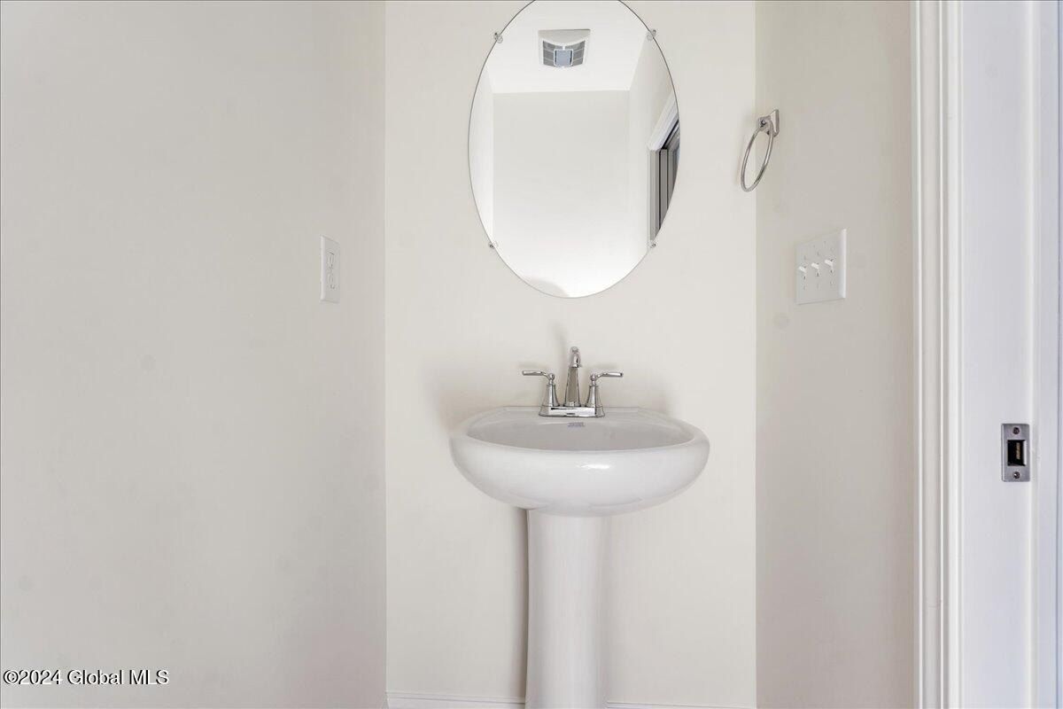 1 Brookhaven Court. Saratoga Springs, NY 12866