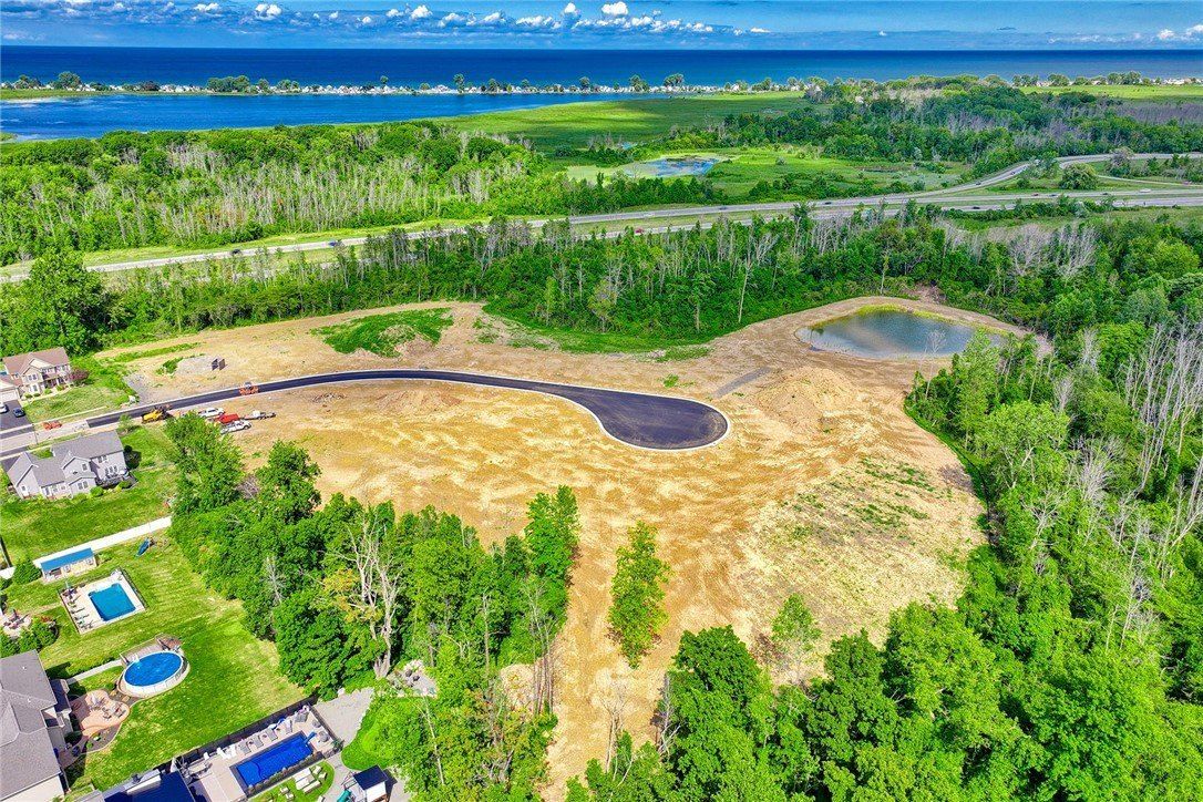 275 Bronze Leaf Trail. Rochester, NY 14612