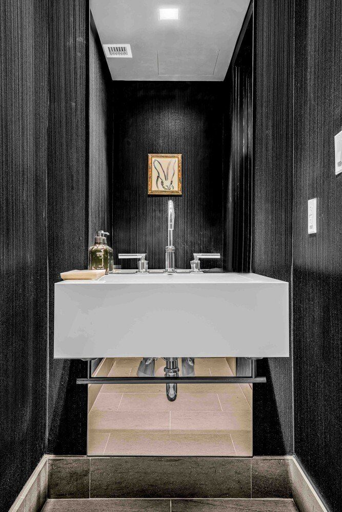 242 Broome Street. New York, NY 10002