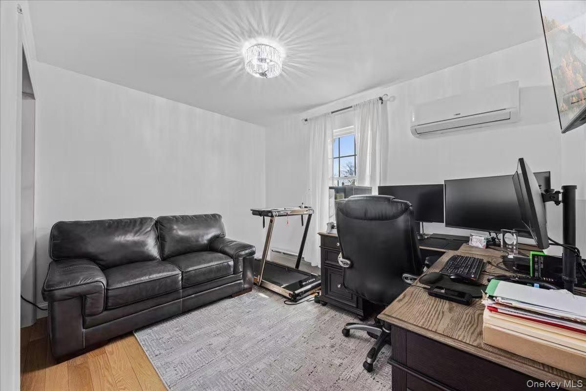 642 Lenore Lane. Elmont, NY 11003