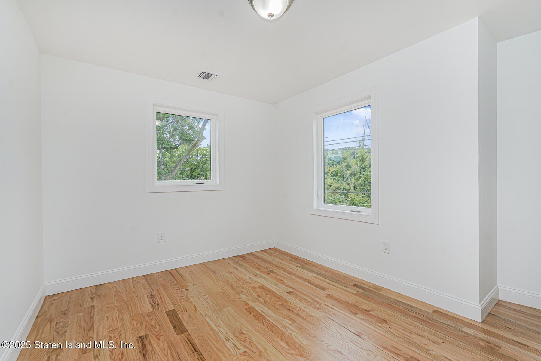Bradford Avenue. Staten Island, NY 10309