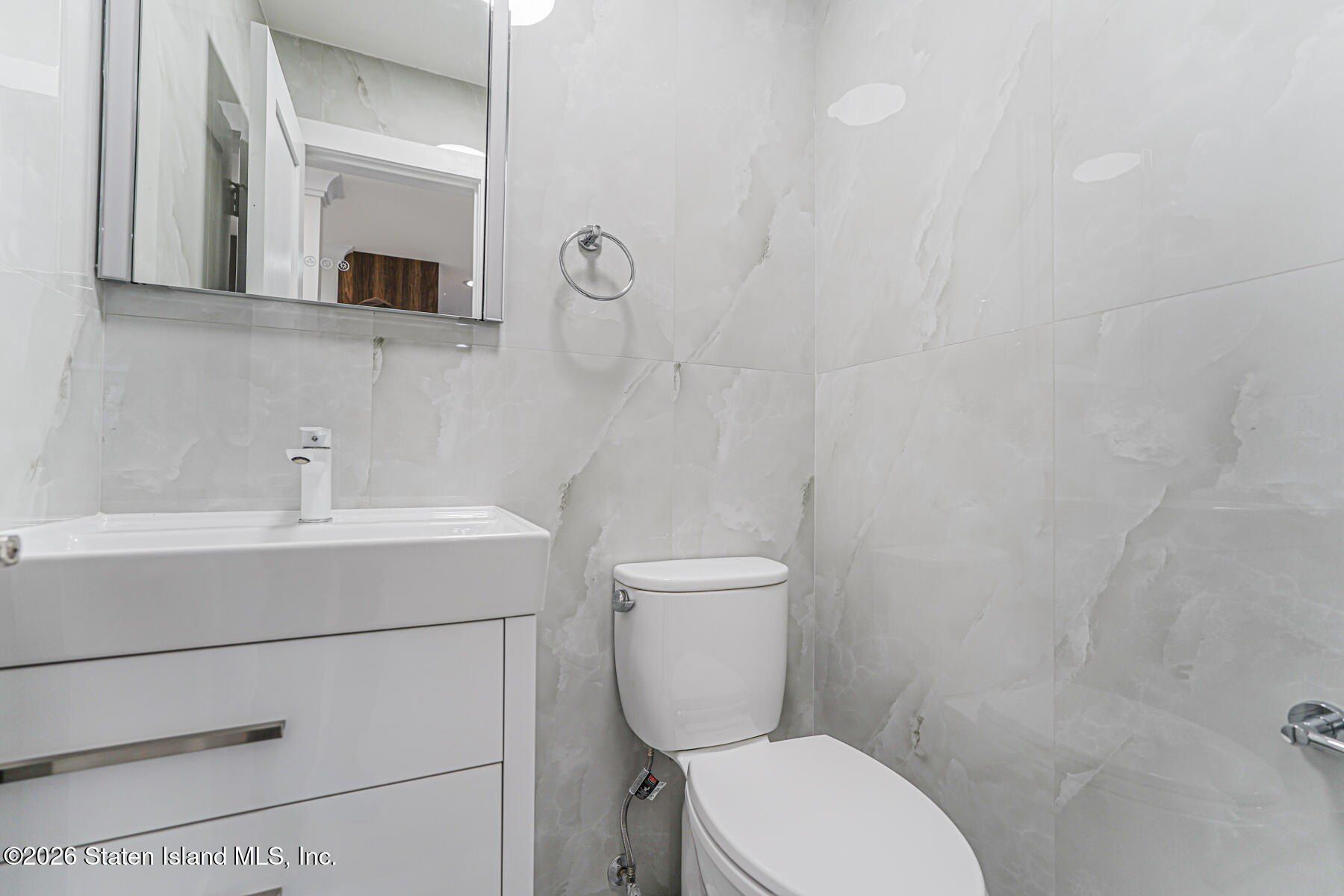 54 Cedarcliff Road. Staten Island, NY 10301