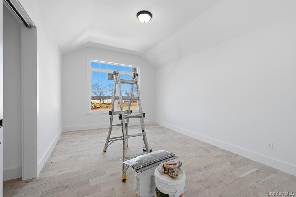 4 Lotto Court Road. Lake Grove, NY 11755