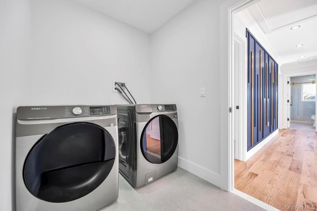 14 Eve Lane. Levittown, NY 11756