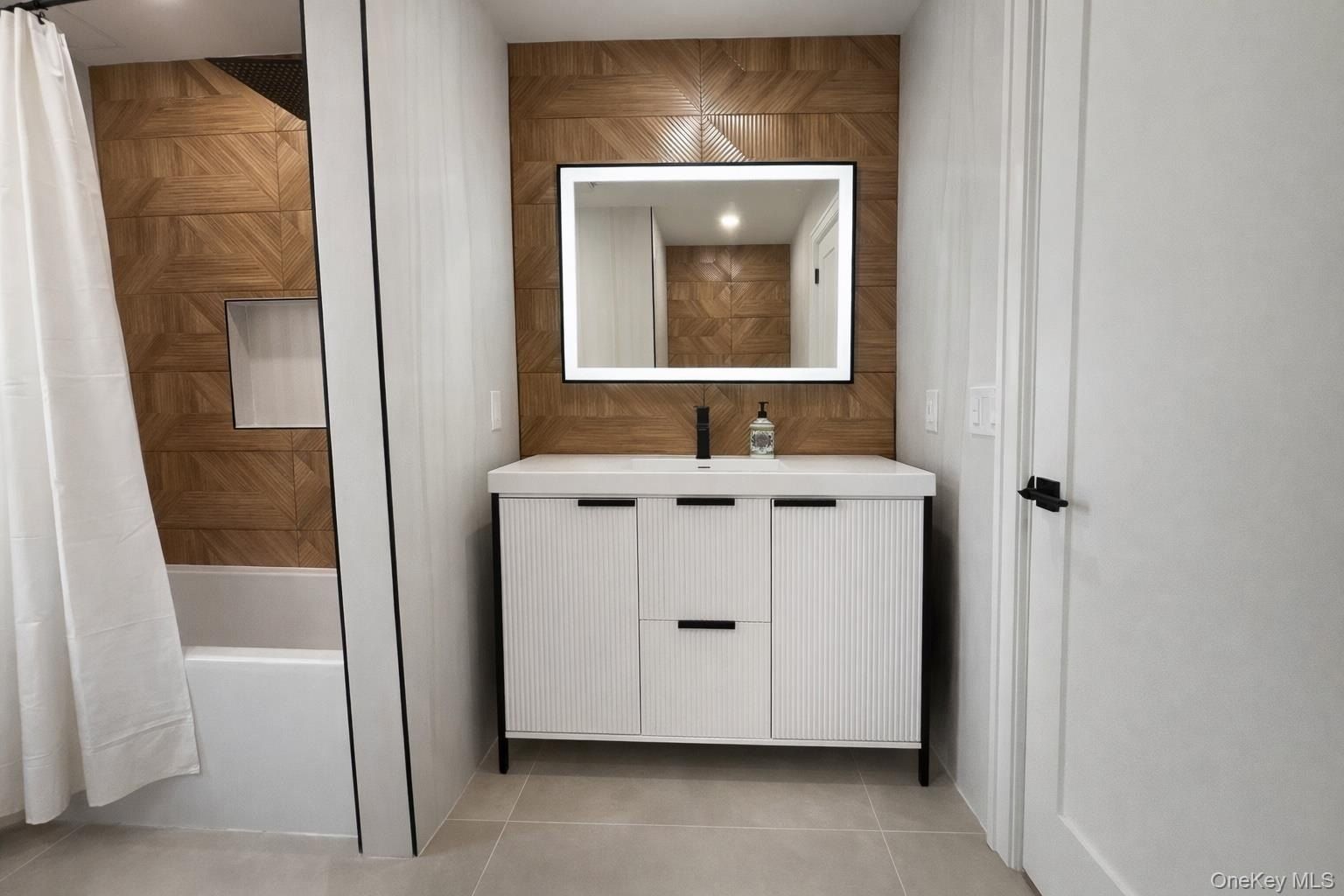 Pettit Drive. Dix Hills, NY 11746