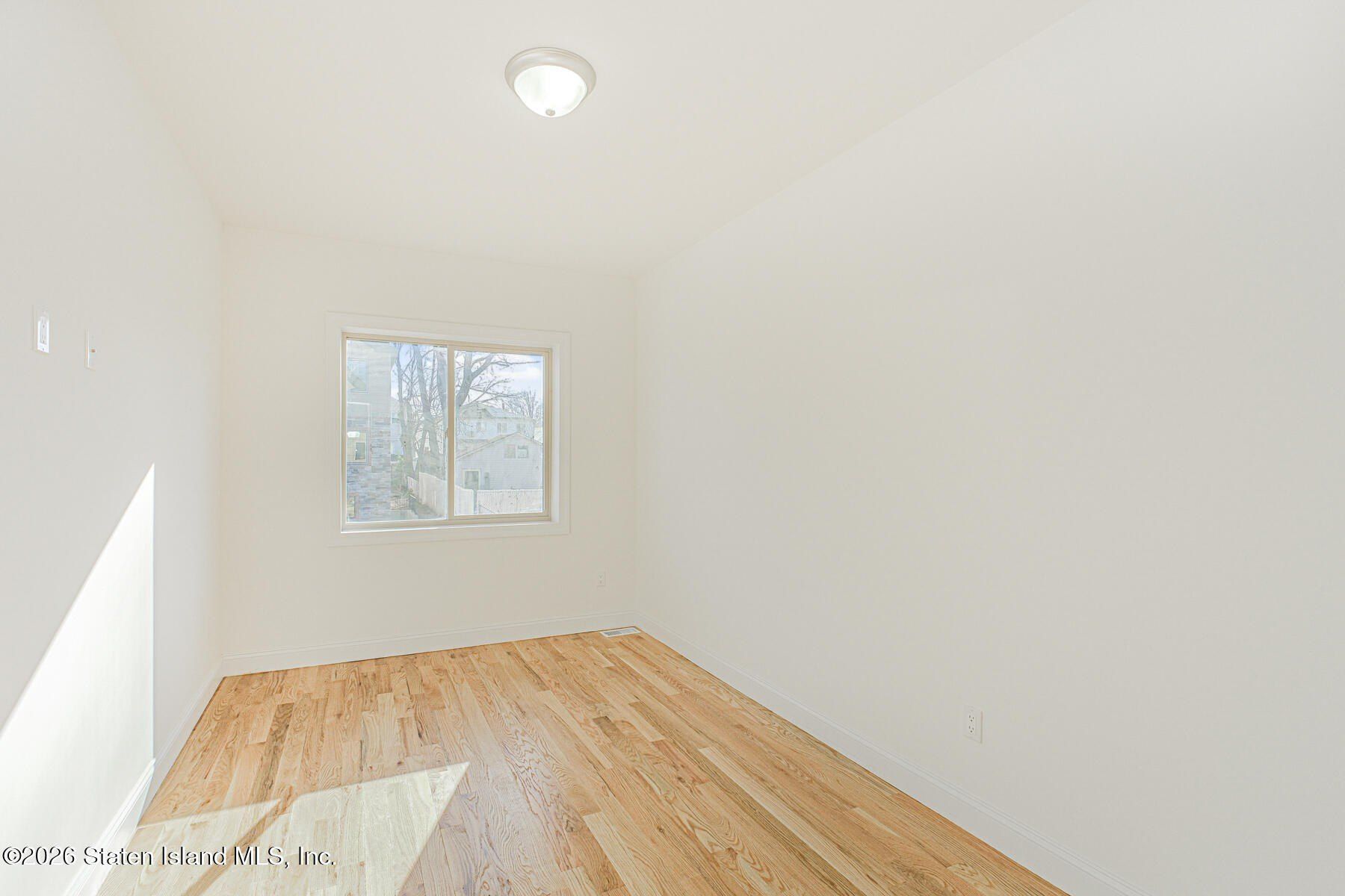 16 Church Avenue. Staten Island, NY 10314