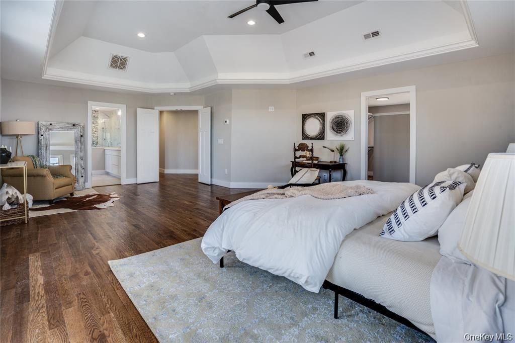 7 Bear Hollow Lane. Hyde Park, NY 12538