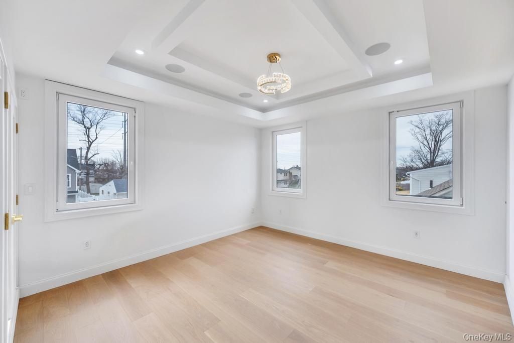 36 Jupiter Lane. Levittown, NY 11756