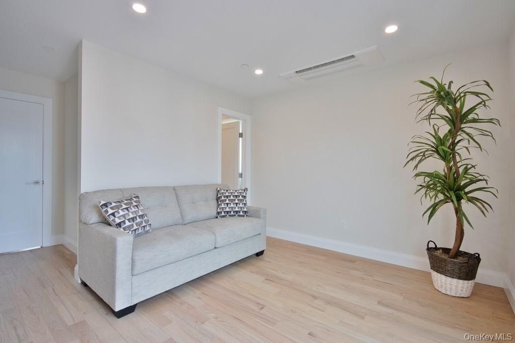 46 Andrews Lane. Sleepy Hollow, NY 10591