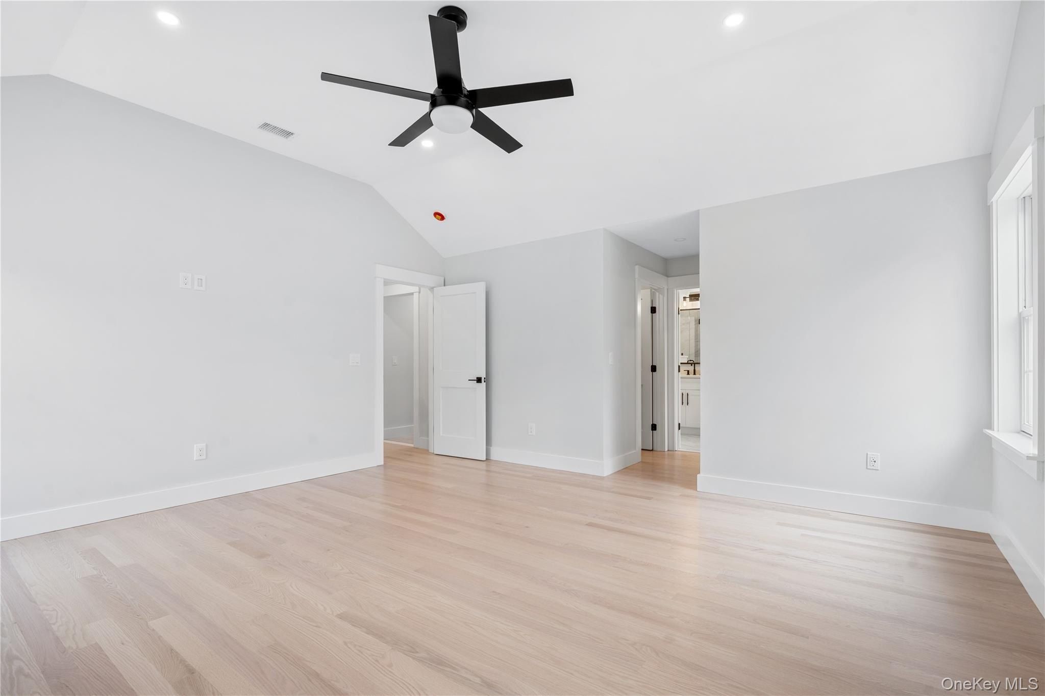 16 Stephens Lane. Valhalla, NY 10595