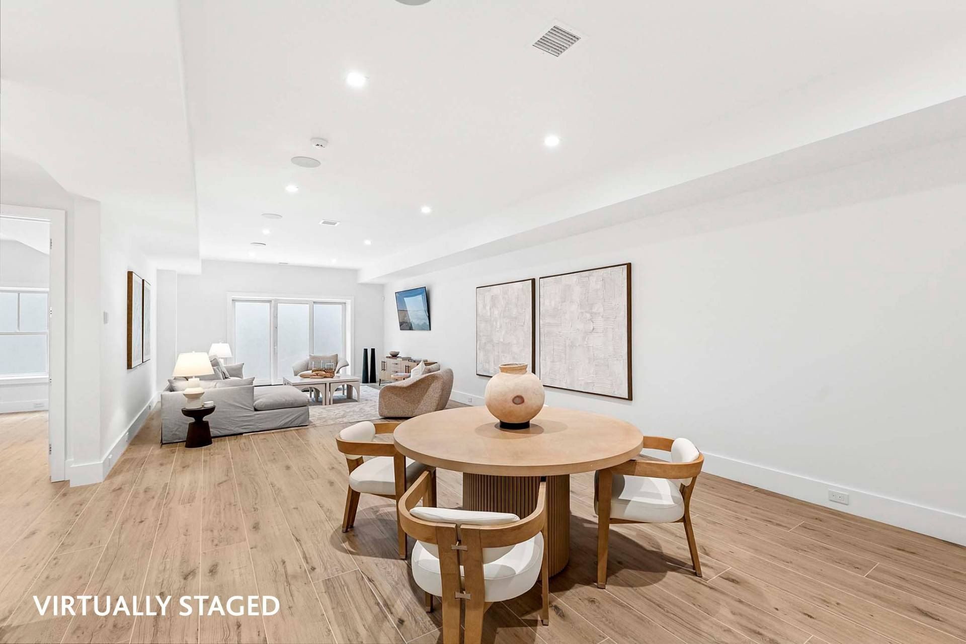 27 Guernsey Lane. East Hampton, NY 11937