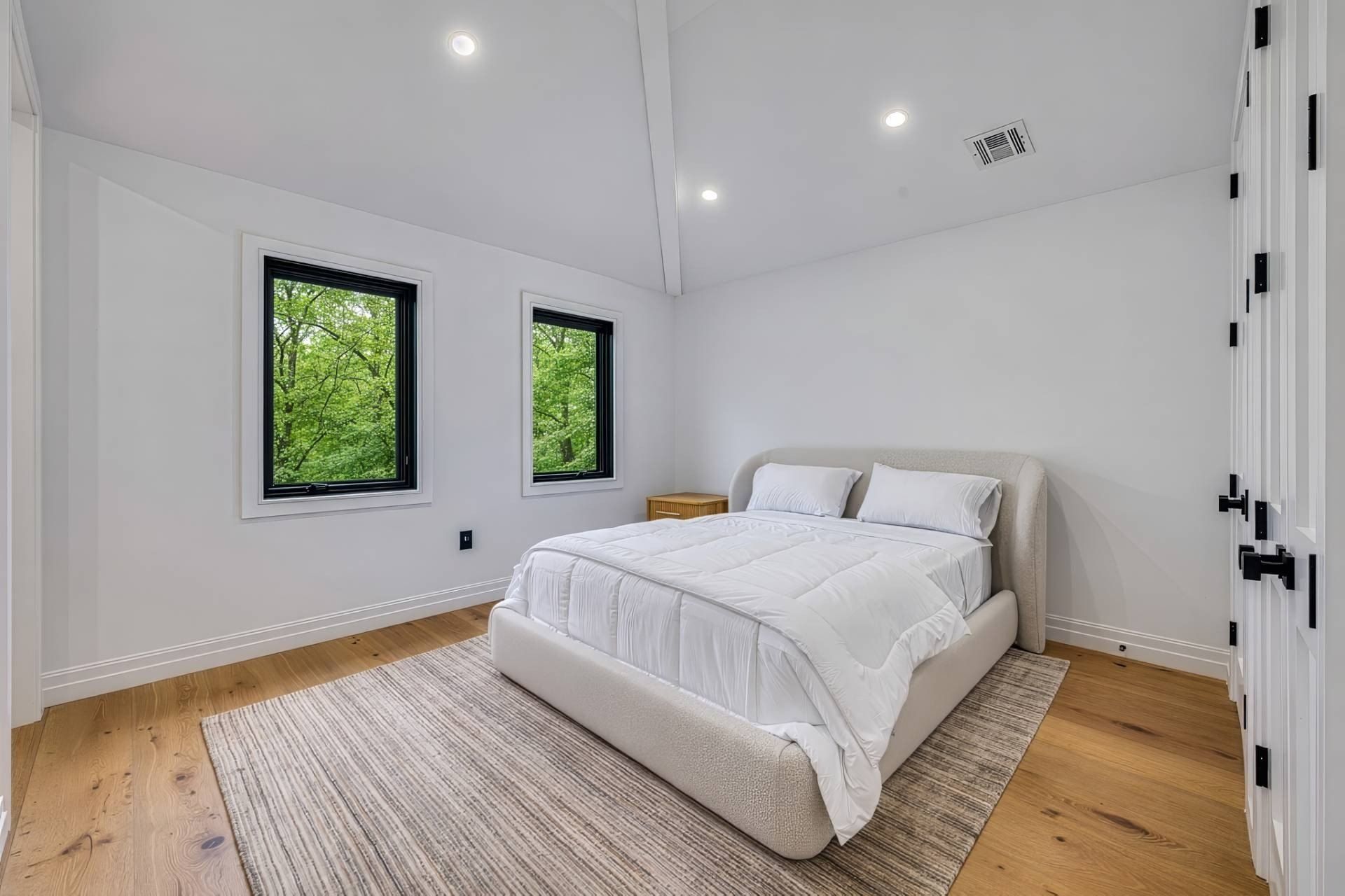 2 Grove Avenue. Southampton, NY 11968