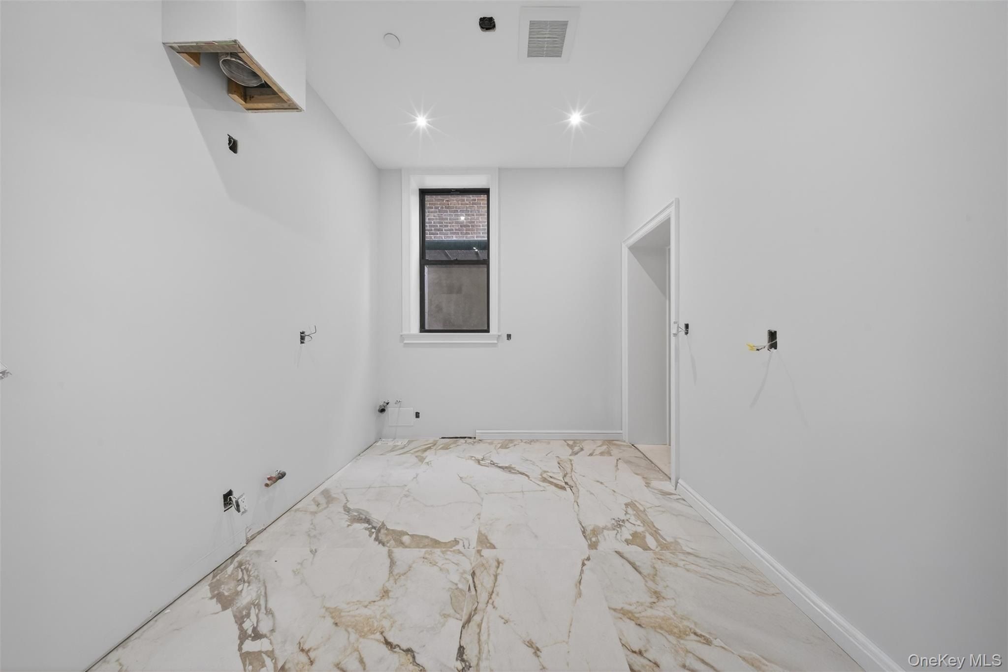 Rd Place. Flushing, NY 11356