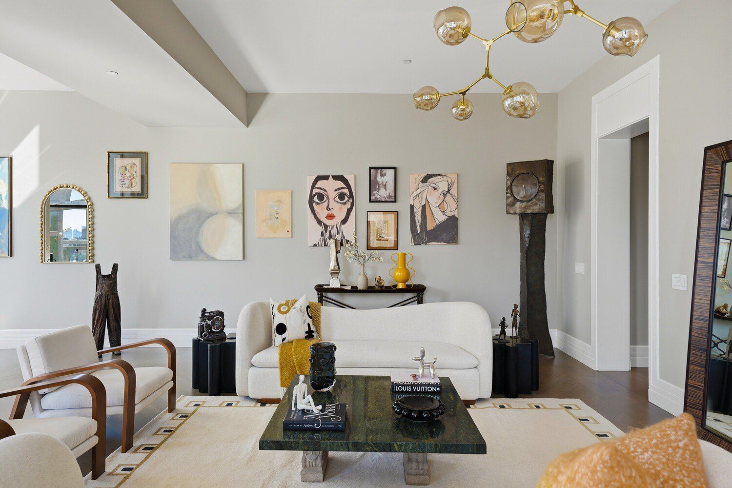 212 Fifth Avenue. New York, NY 10010