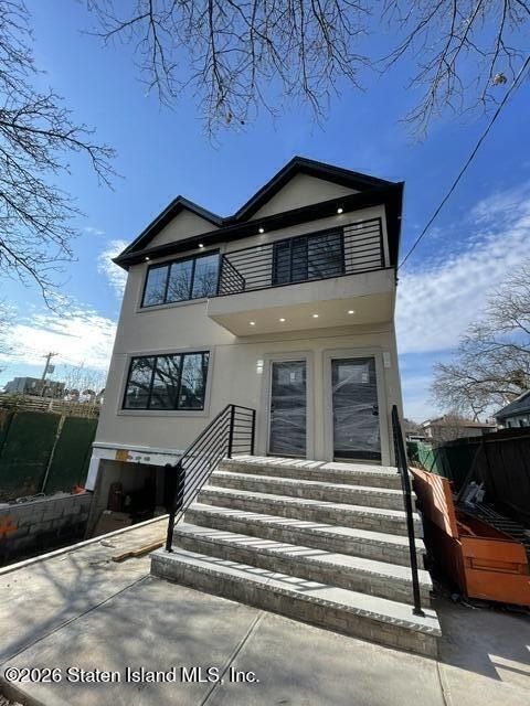 Armstrong Avenue. Staten Island, NY 10308