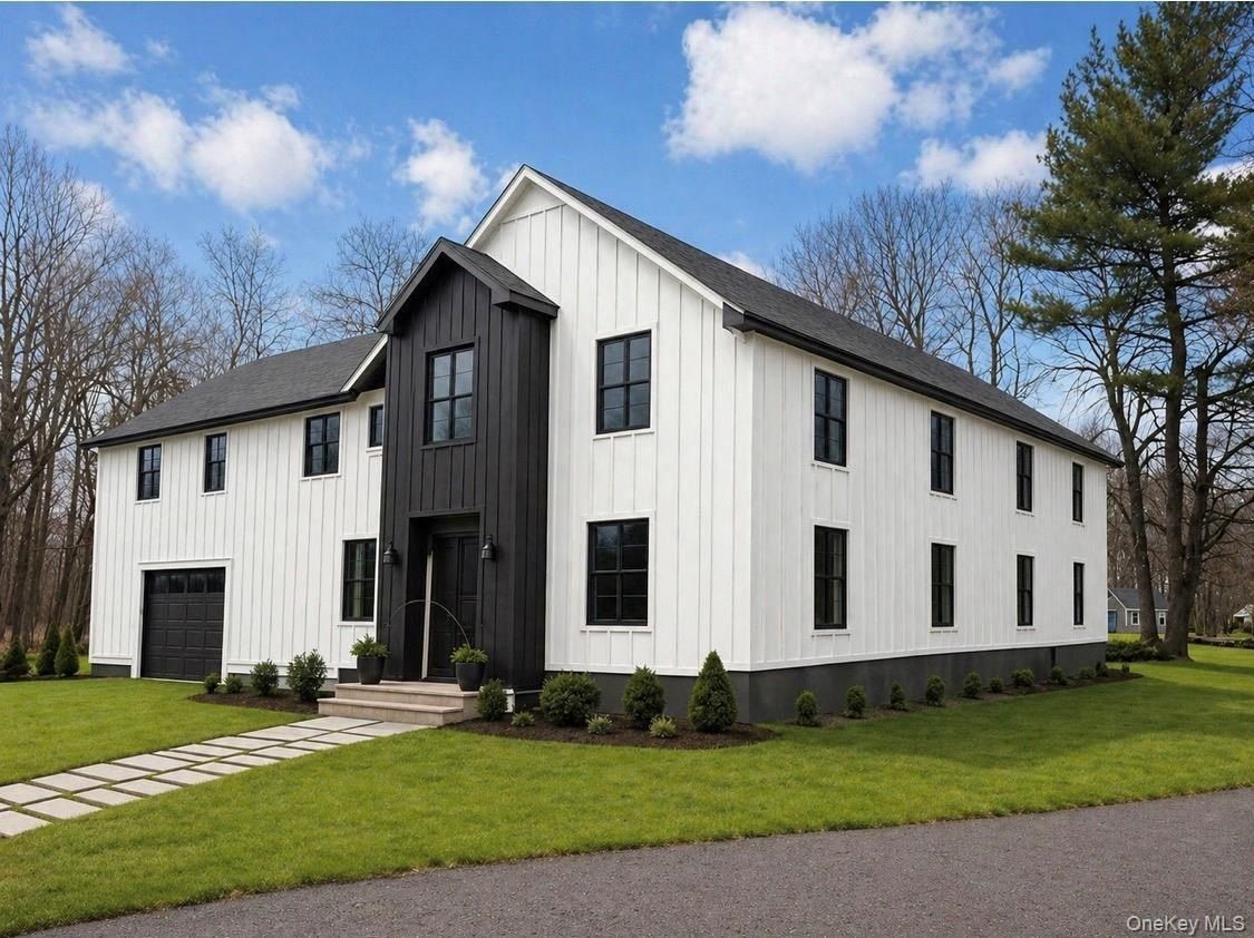 63 Cricchio Drive. Marlboro, NY 12542