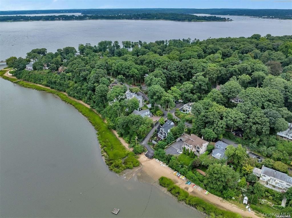 Connecticut View Drive. Oyster Bay, NY 11771
