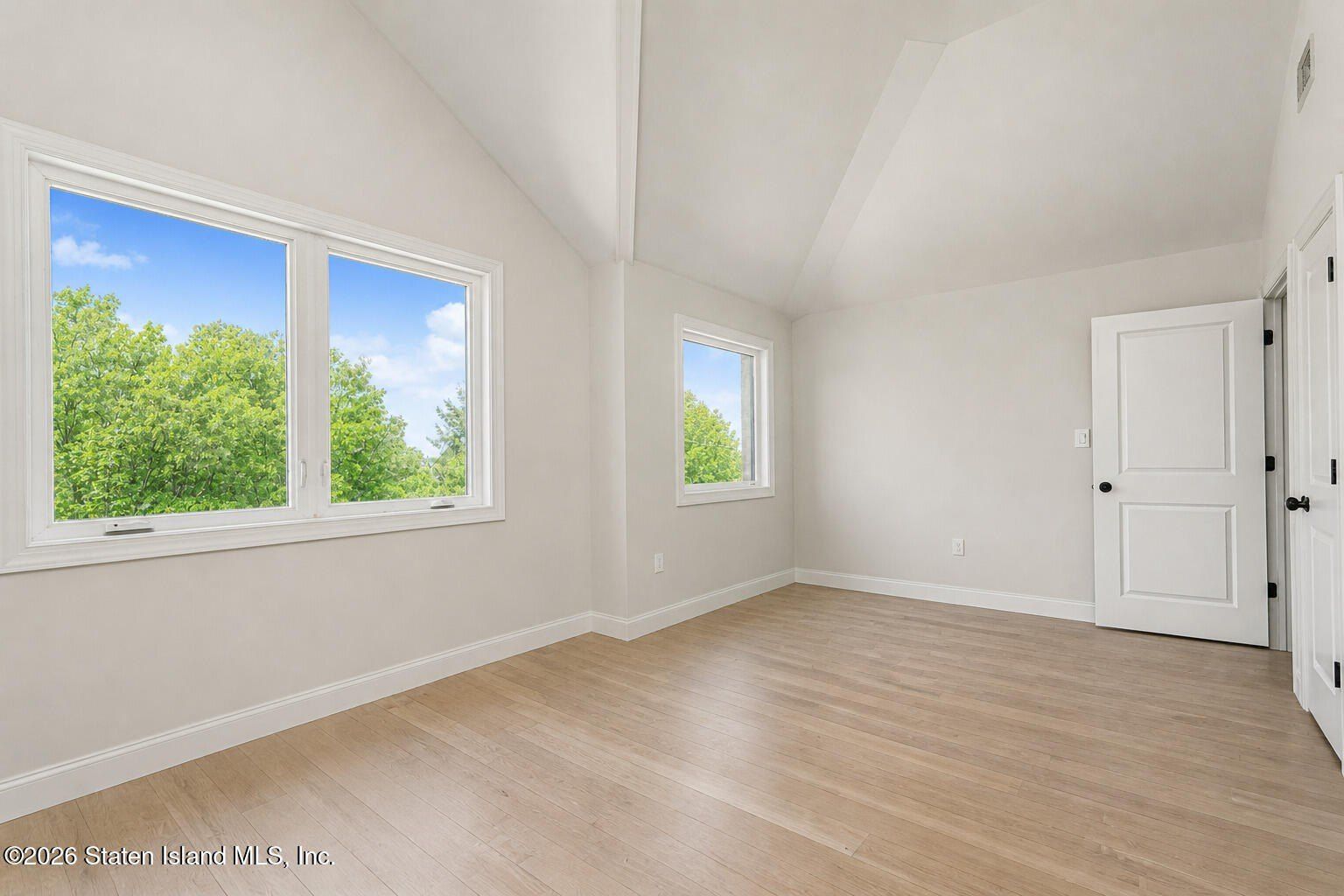 Barnard Avenue. Staten Island, NY 10307