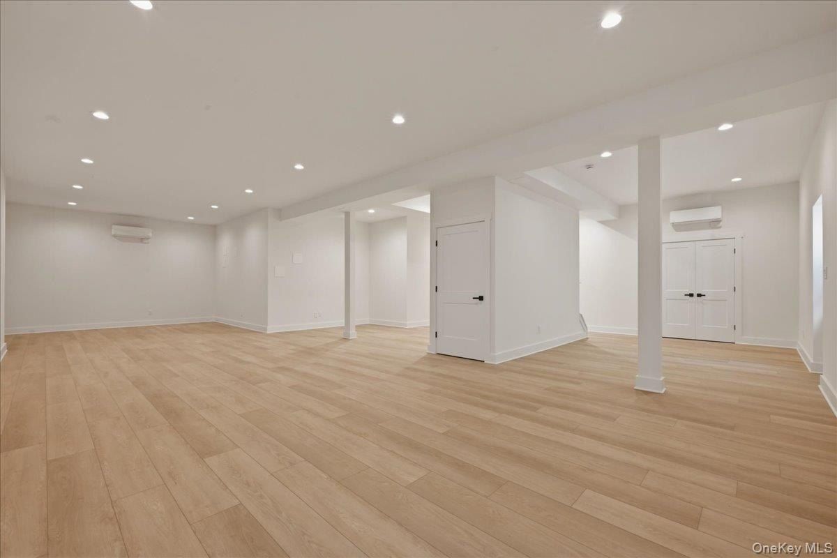 Cypress Lane. Westbury, NY 11590