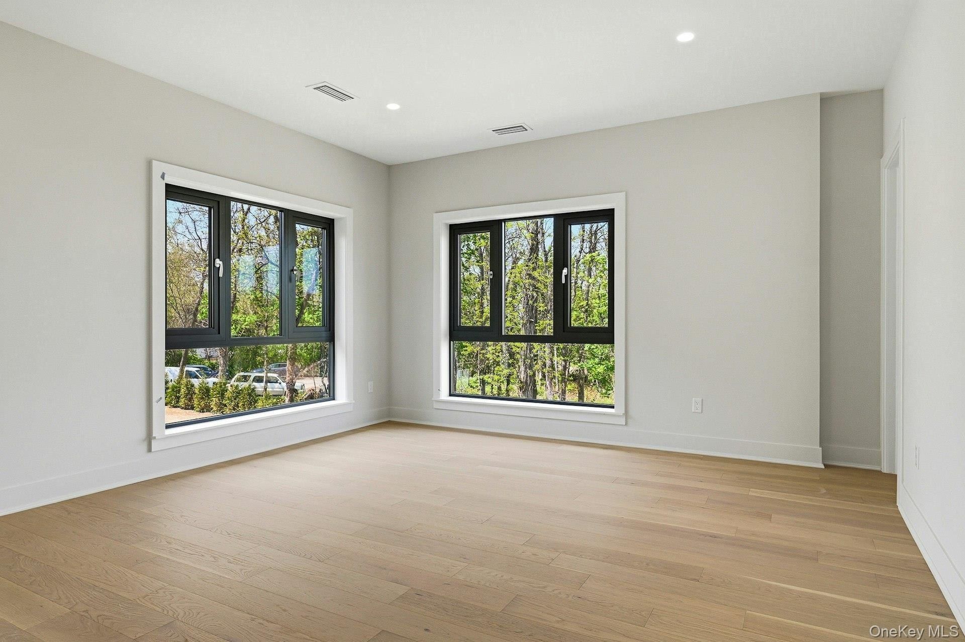 Soundview Lane. Sands Point, NY 11050