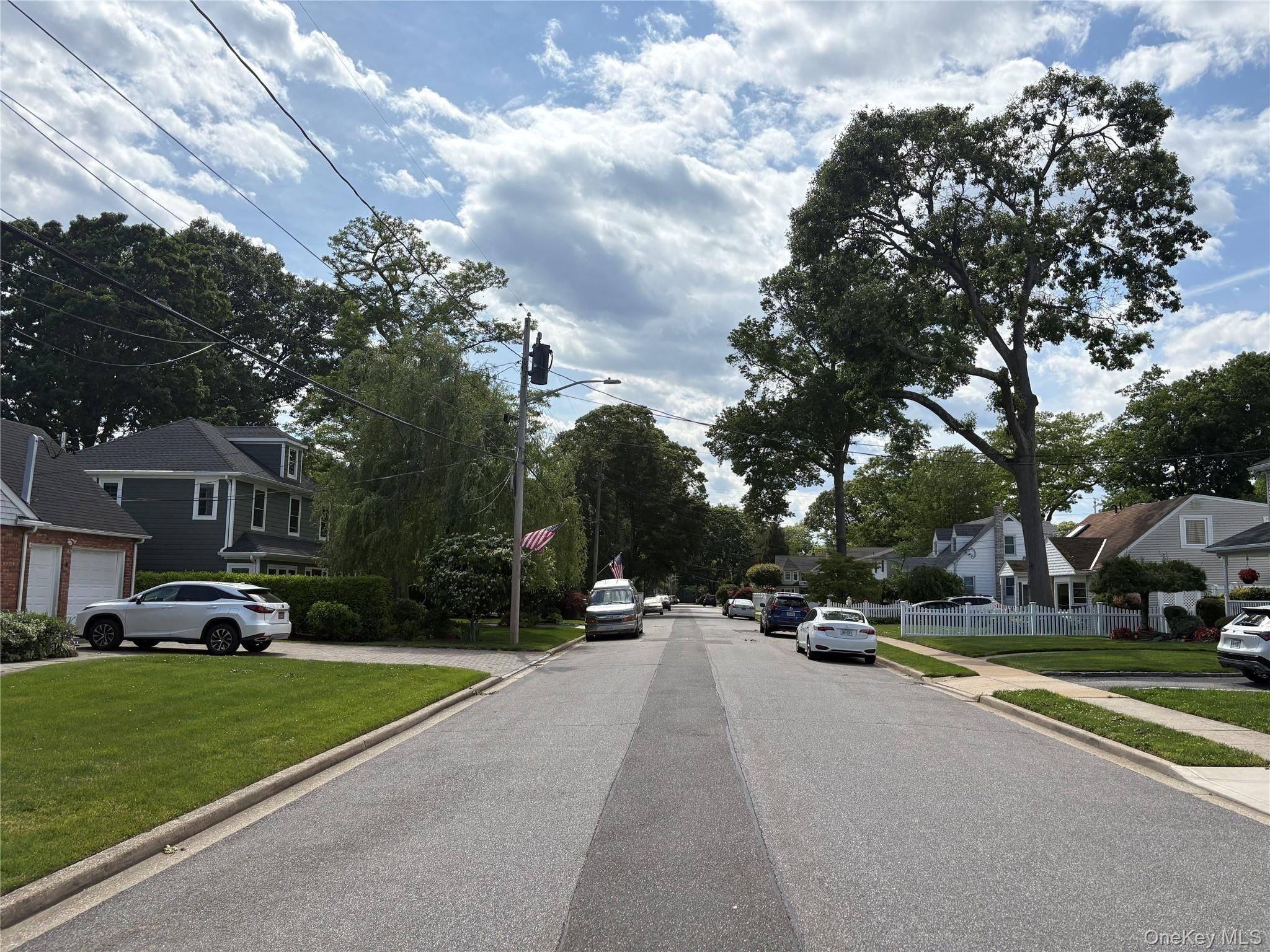 Euclid Avenue. Massapequa, NY 11758