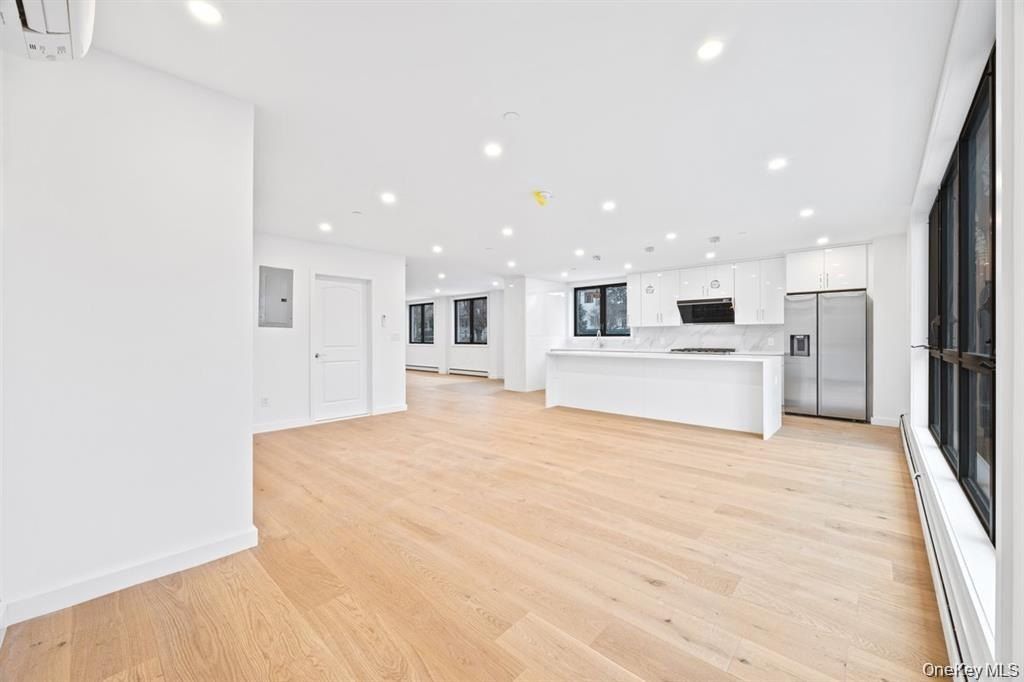 Th Street. Bayside, NY 11361