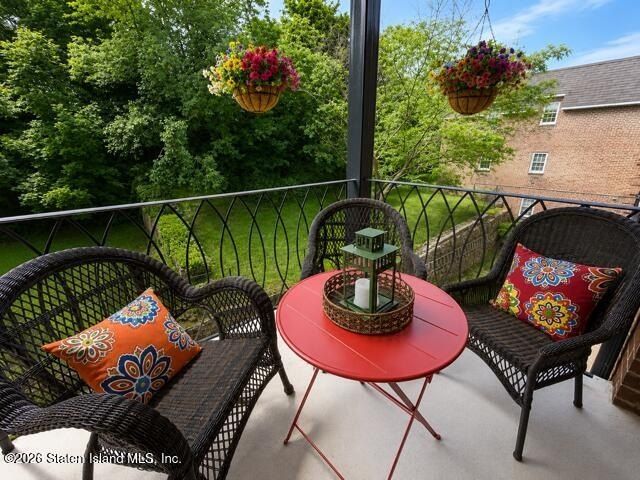 406 Maryland Avenue. Staten Island, NY 10305