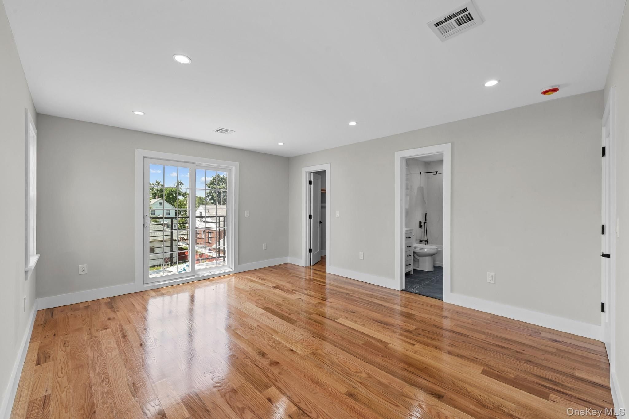 21948 143Rd Avenue. Springfield Gardens, NY 11413