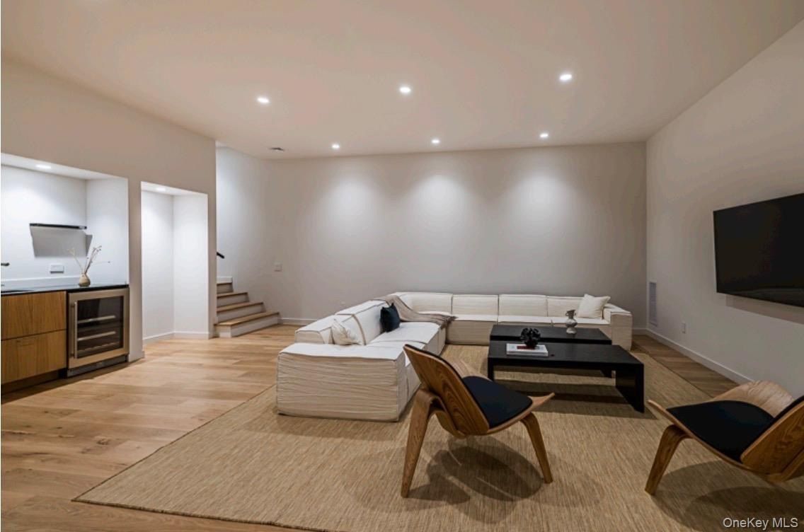 6 Great Circle Drive. Shelter Island, NY 11964