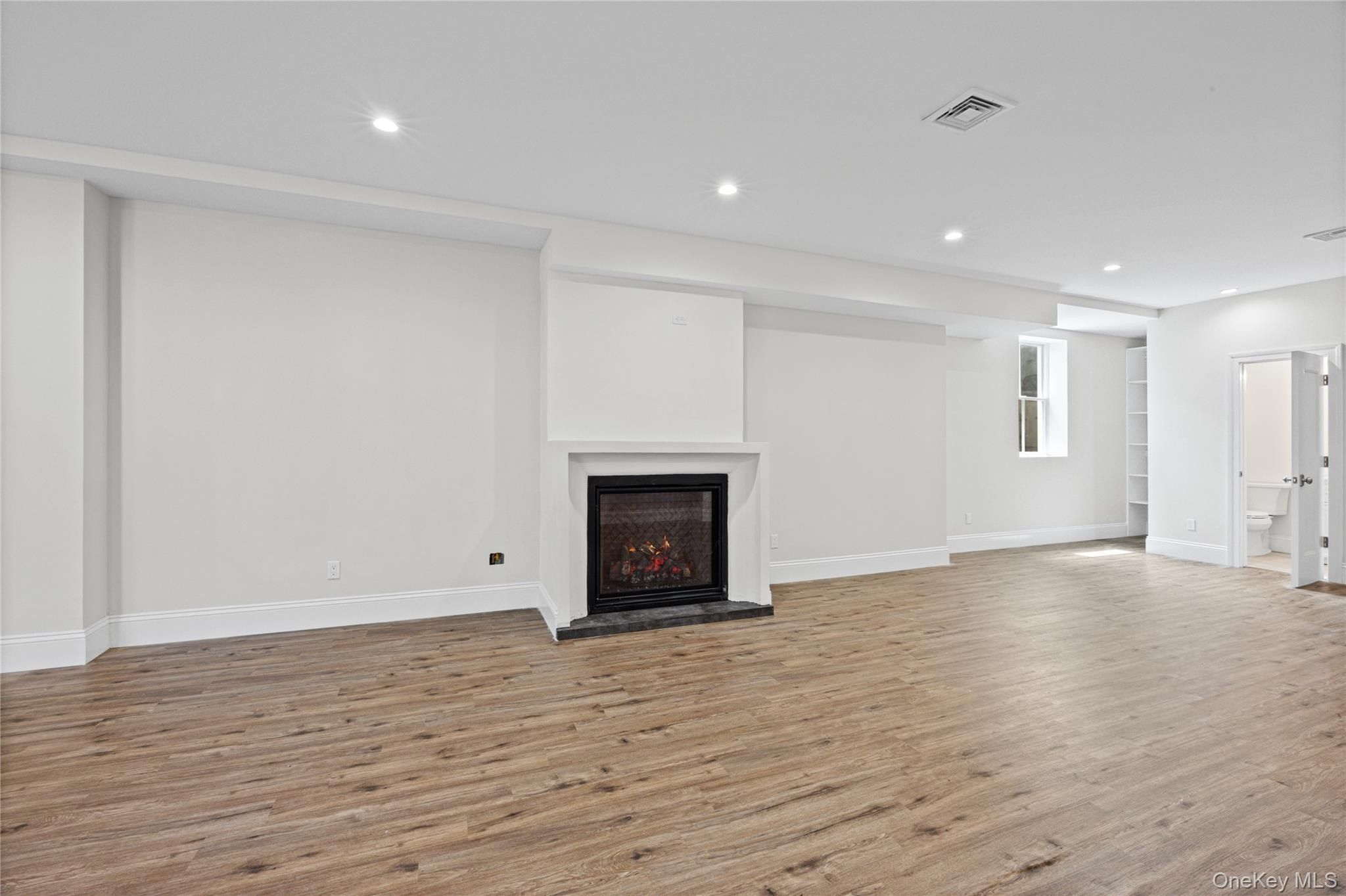 28 Alsace Place. Northport, NY 11768
