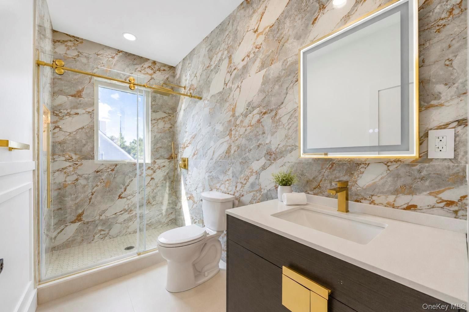 43 W Cabot Lane. Westbury, NY 11590
