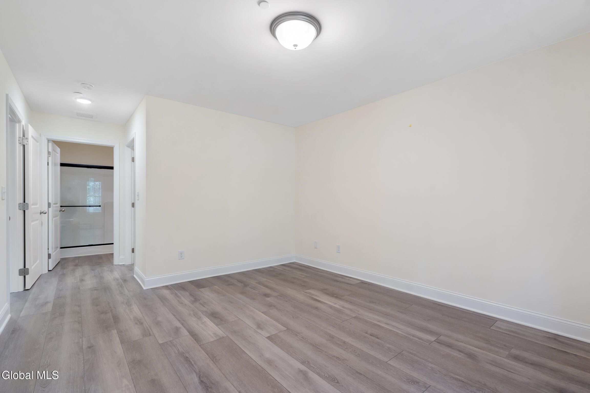 1 Hawthorne Drive. Glenville, NY 12302