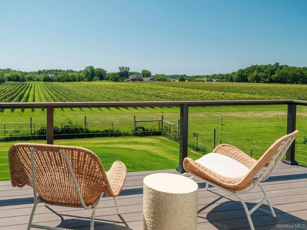 1135 Wildberry Lane. Southold, NY 11971