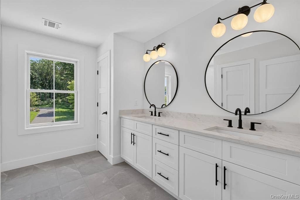29 Peale Place. Montgomery, NY 12549