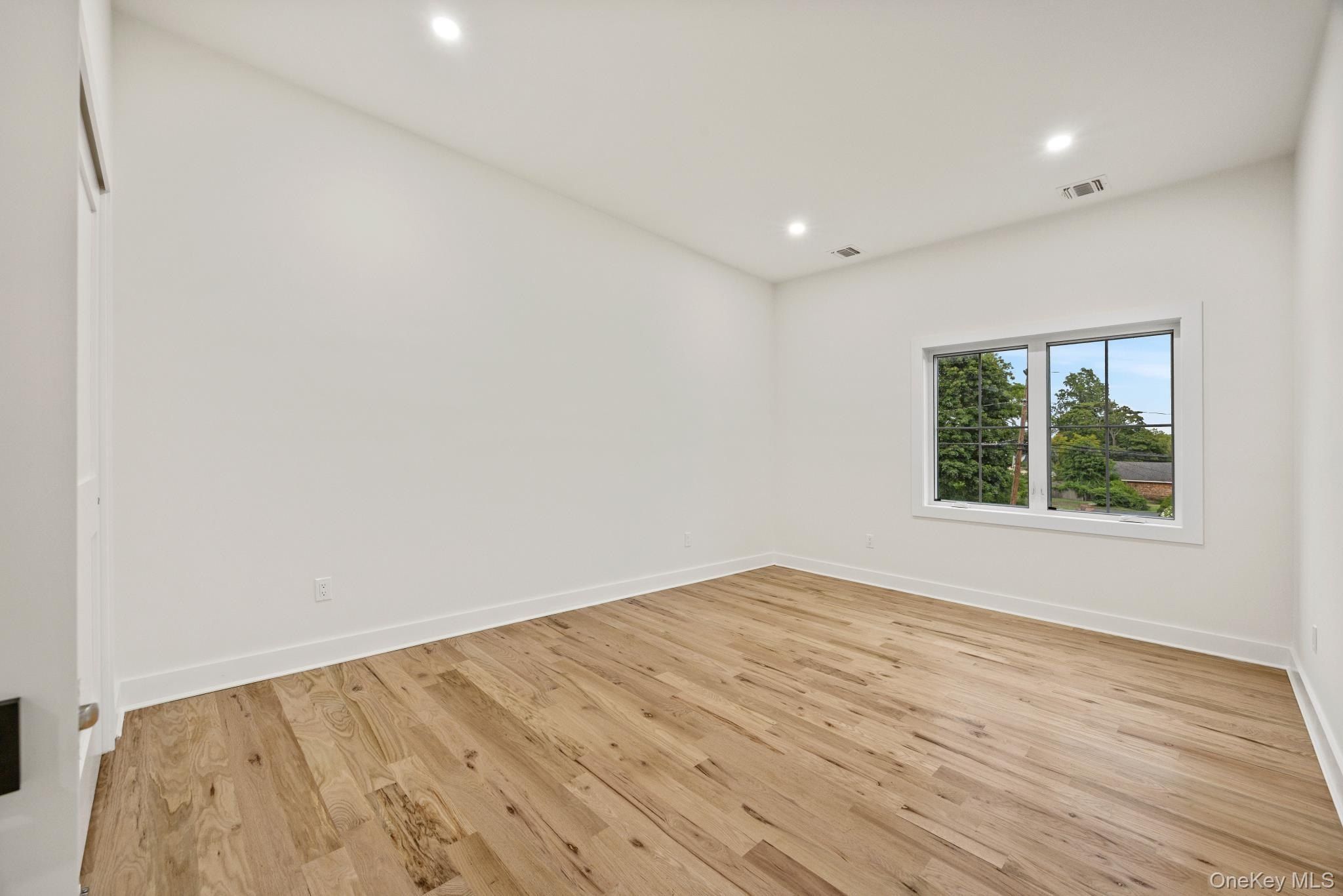 16 S Montgomery Avenue. Bay Shore, NY 11706