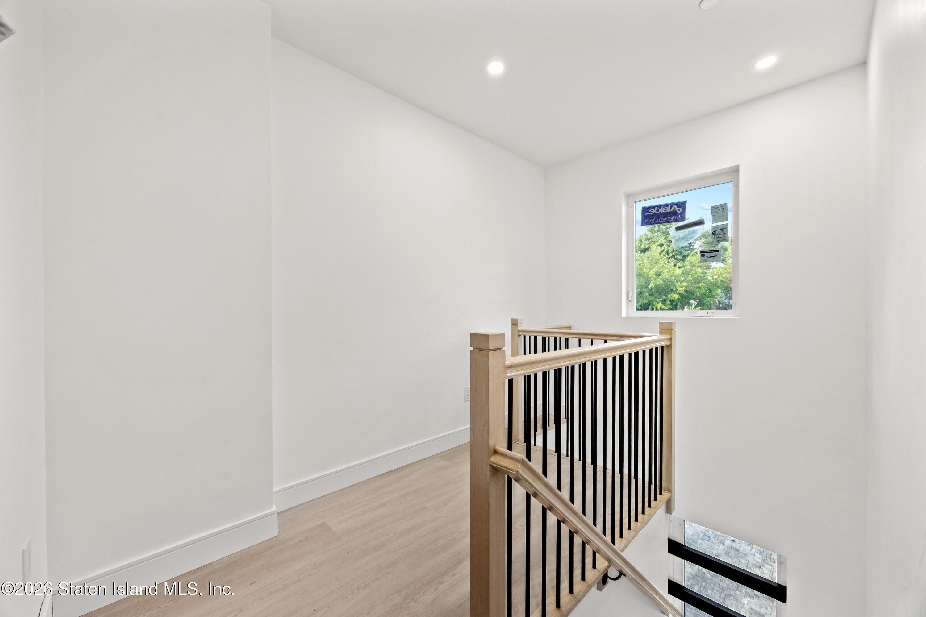 Creston Place. Staten Island, NY 10304