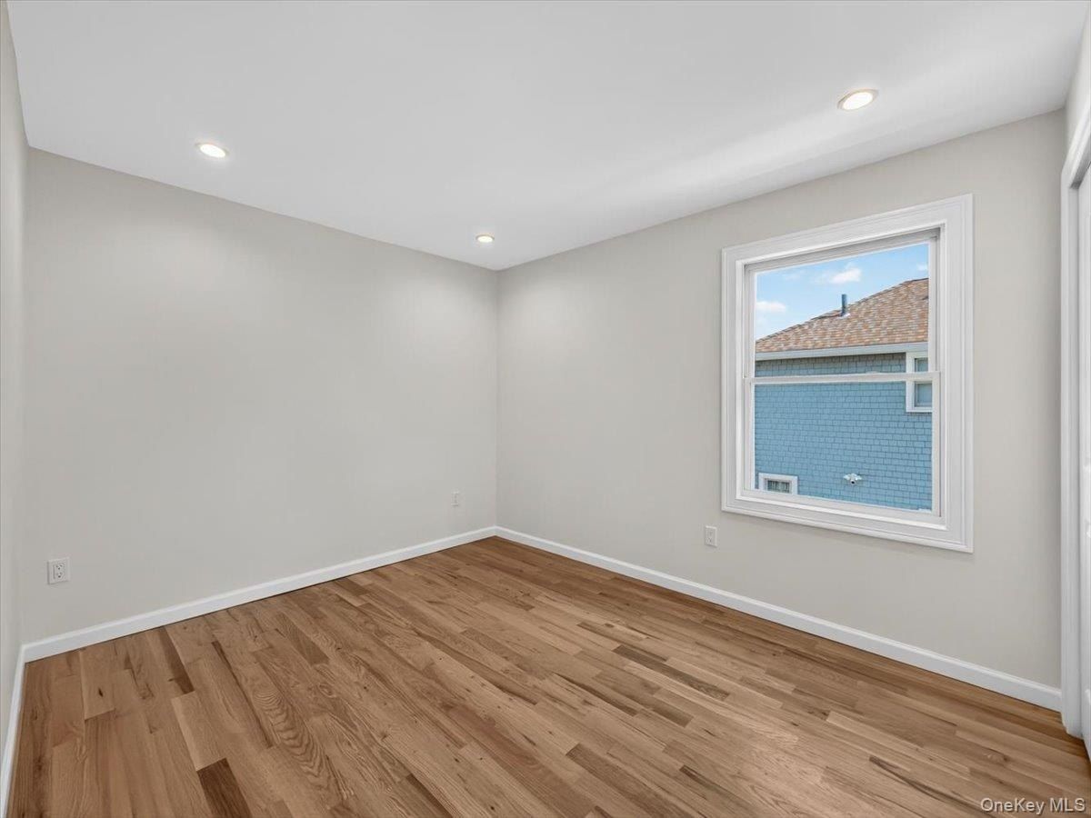 5 Elm Avenue. Floral Park, NY 11001
