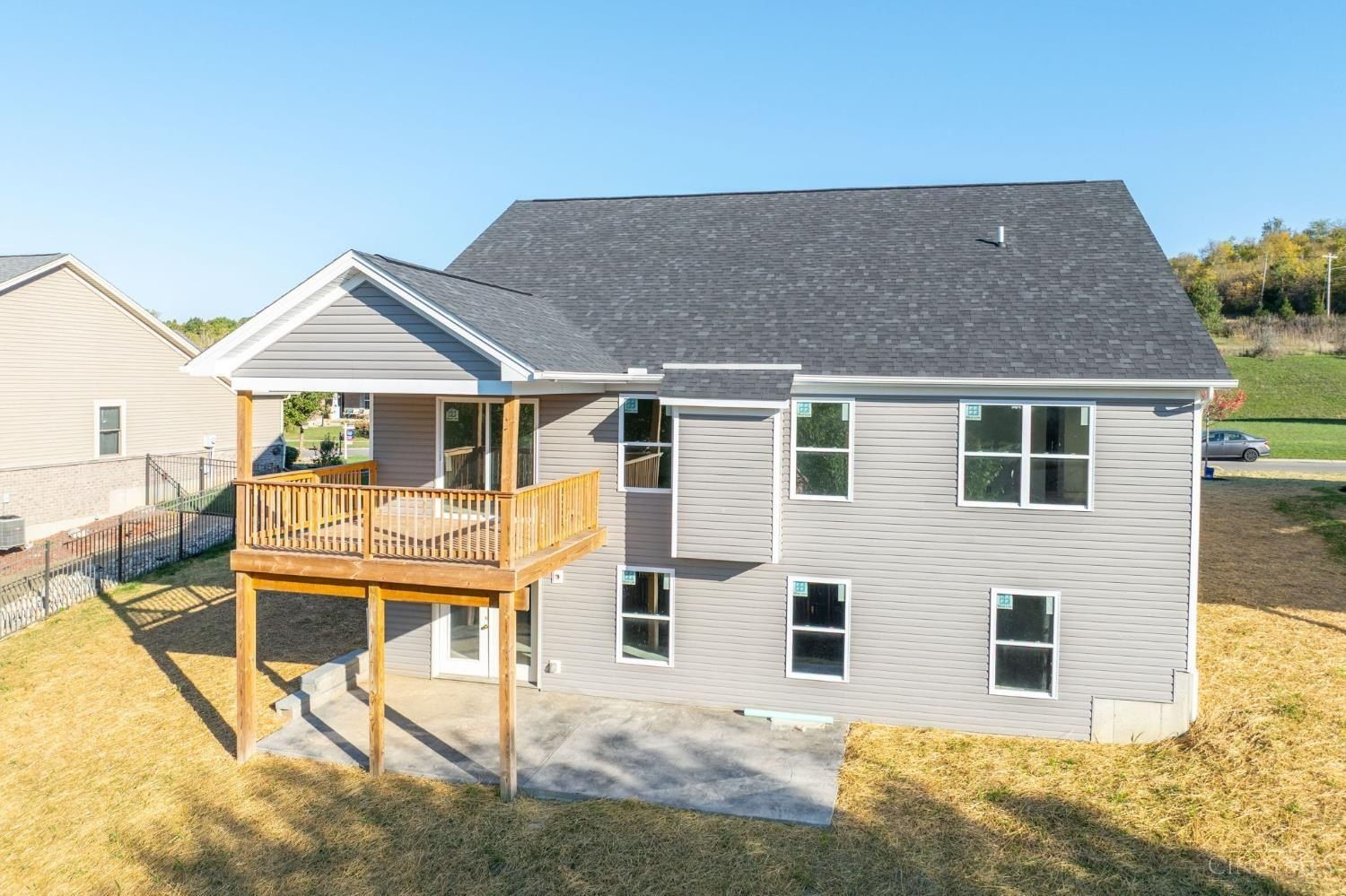 1325 Peregrine Way. Hamilton, OH 45013