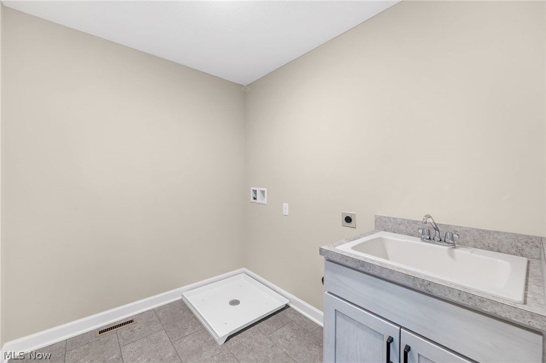 7469 Emerald Glen Avenue Nw. Canal Fulton, OH 44614