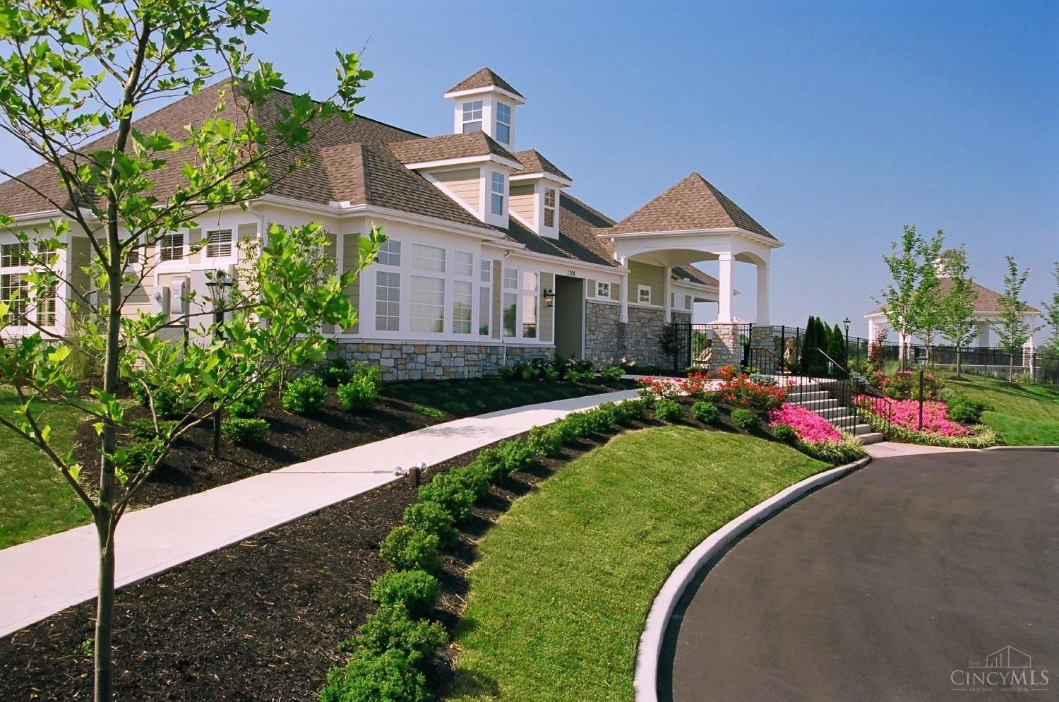 421 Bethpage Way. Lebanon, OH 45036